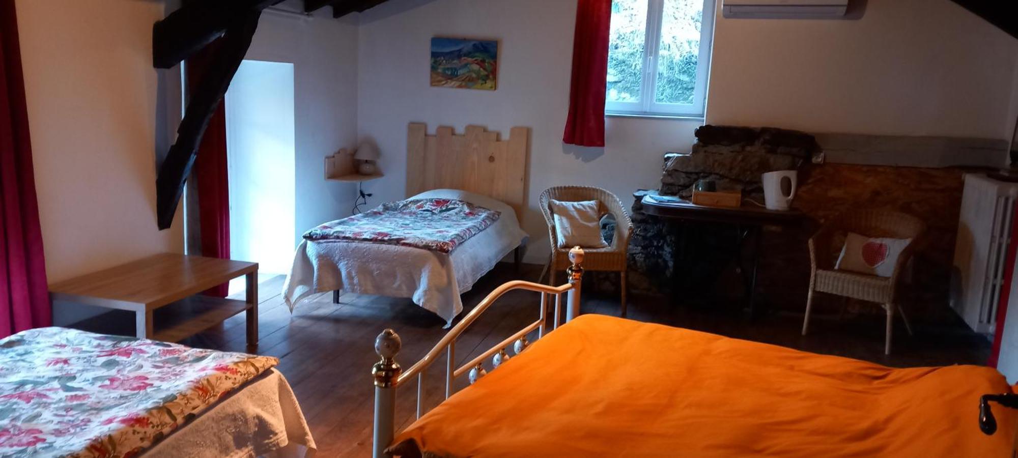 Cedres Bleus De Joany Chez Nathalie Viviez Exterior photo